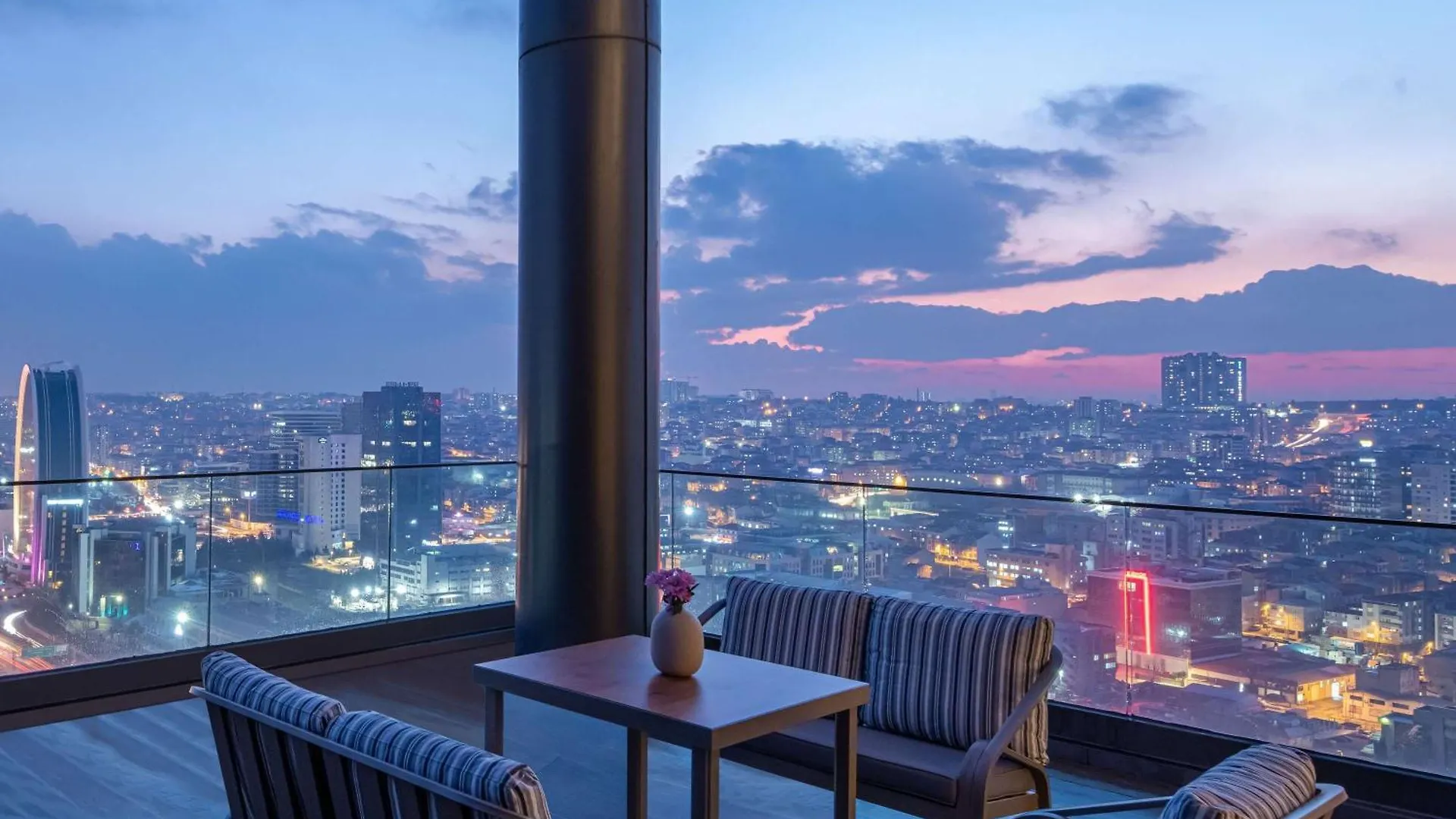 Hotel Movenpick Living Istanbul West