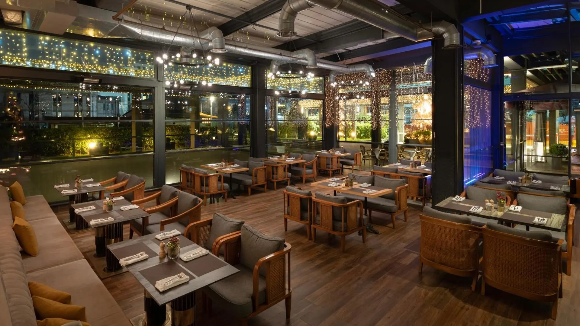 Hotel Movenpick Living Istanbul West