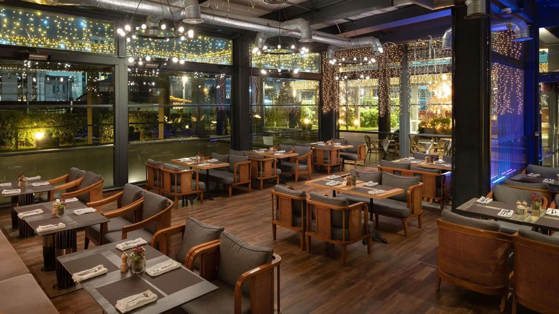 Movenpick Living Istanbul West Hotel 5*,