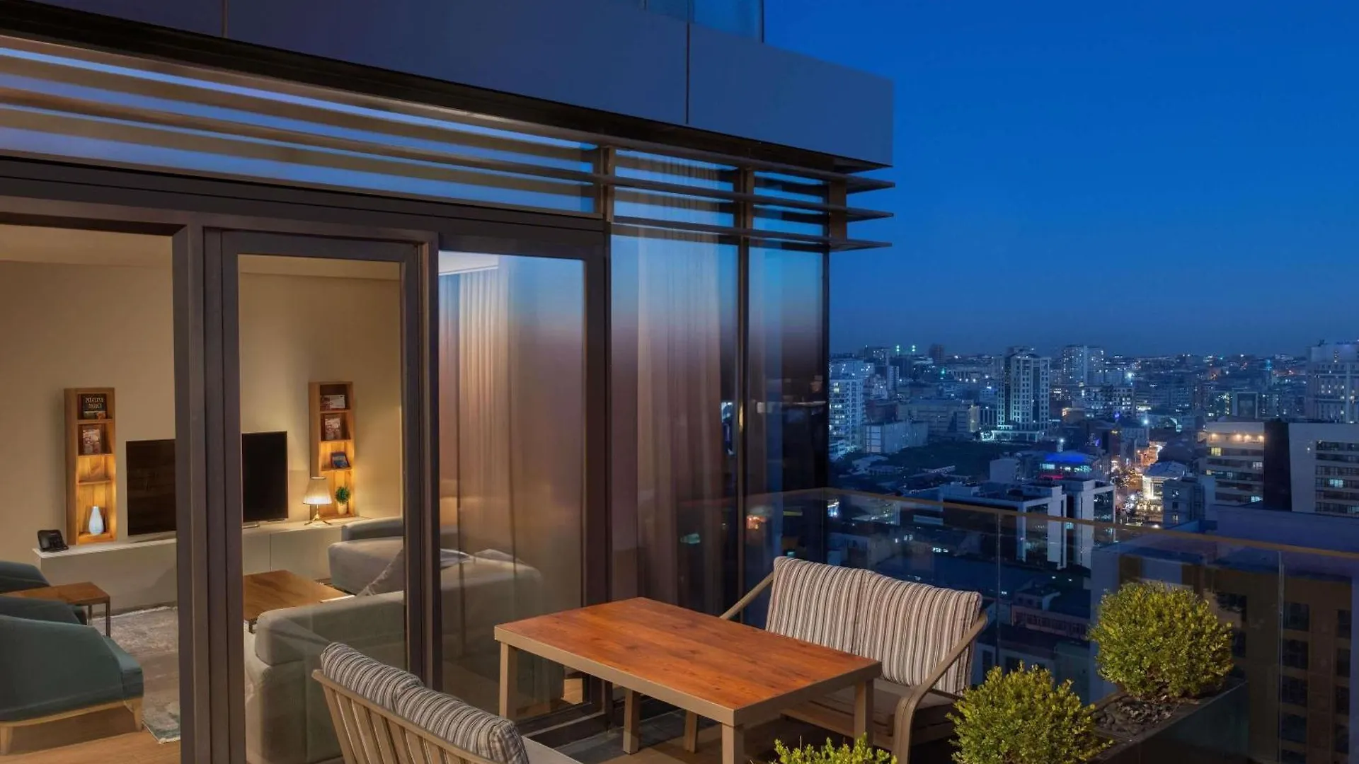 Отель Movenpick Living Istanbul West